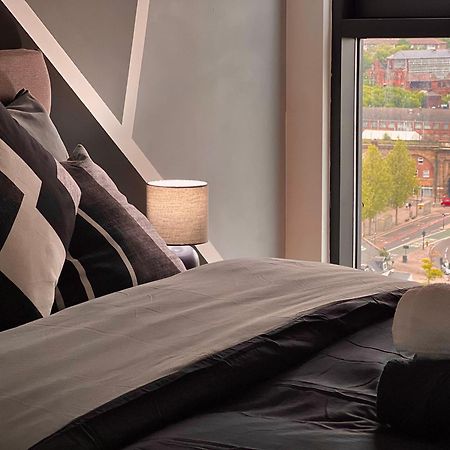 Penthouse Gem, Central, Scenic Views, Stylish, Modern, City Centre 2Br Sheffield Kültér fotó