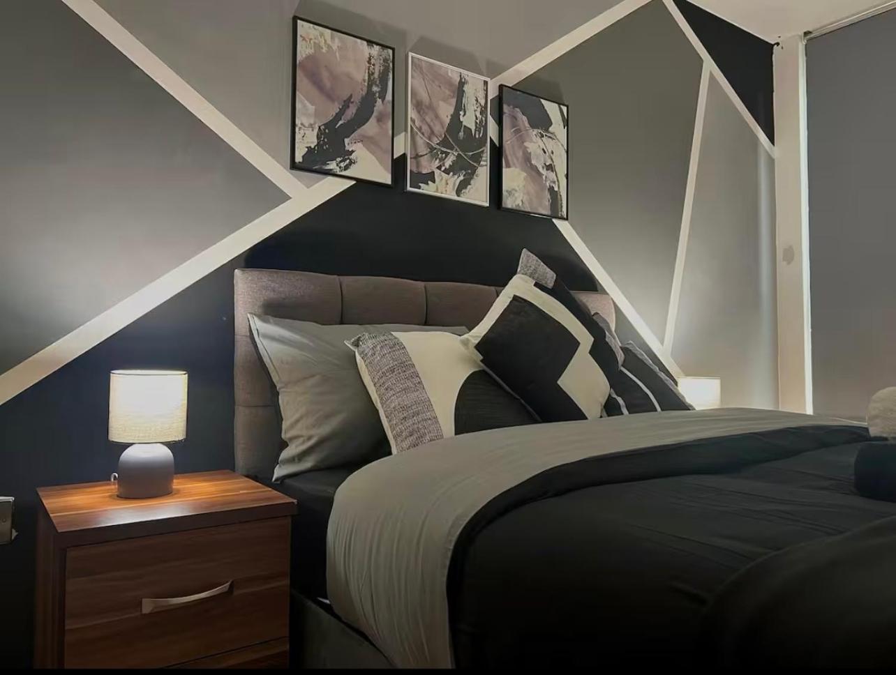 Penthouse Gem, Central, Scenic Views, Stylish, Modern, City Centre 2Br Sheffield Kültér fotó