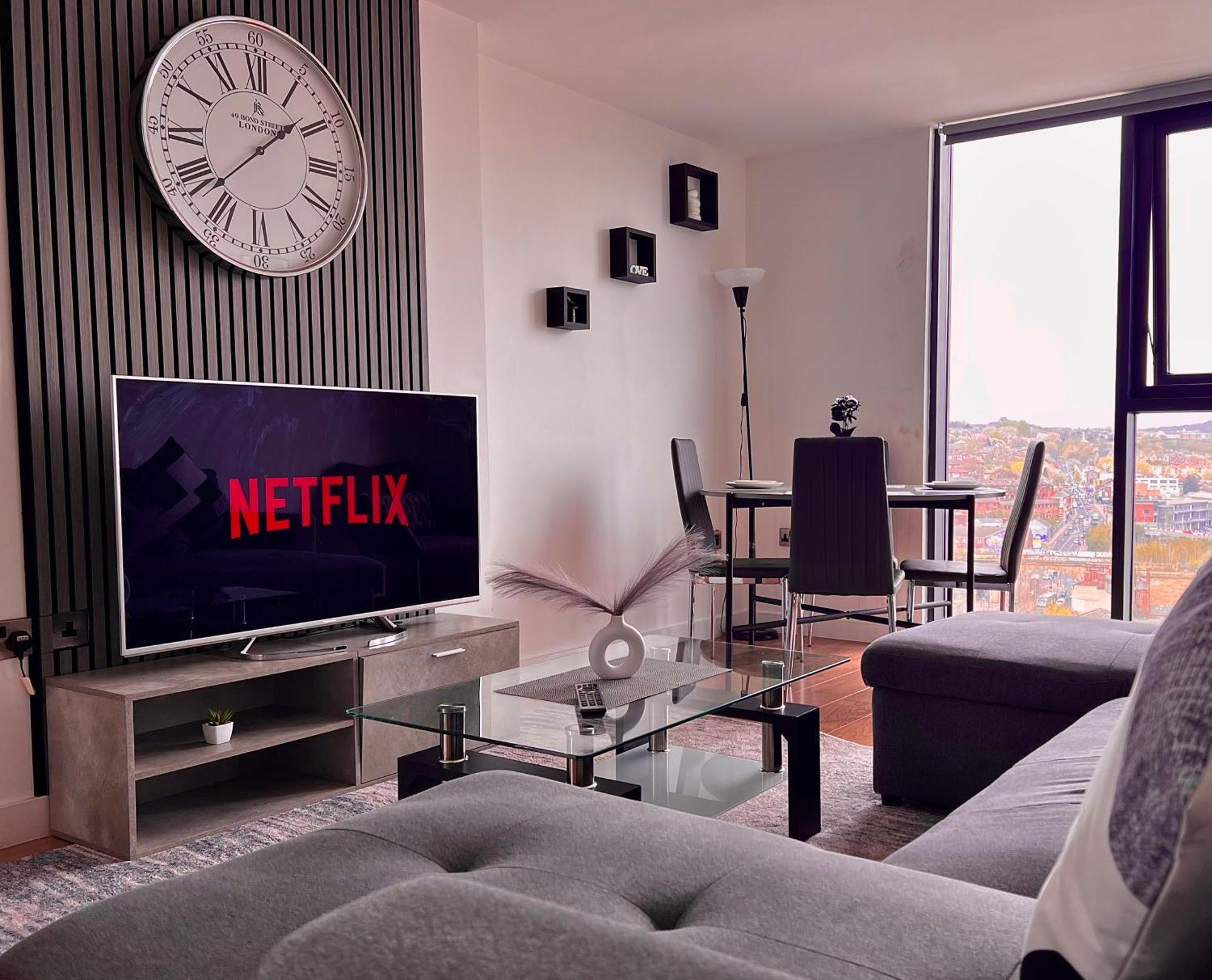 Penthouse Gem, Central, Scenic Views, Stylish, Modern, City Centre 2Br Sheffield Kültér fotó